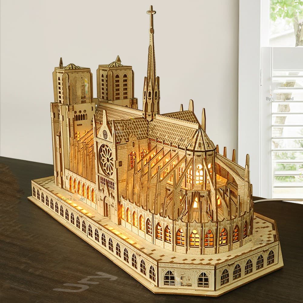 PUZZLE DREWNIANE 3D Katedra Notre-Dame z lampkami LED
