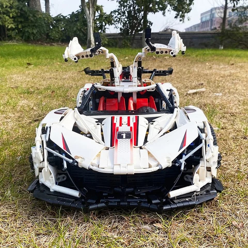 KLOCKI CADA SAMOCHÓD WYŚCIGOWY V12 HYPERCAR ZDALNIE STEROWANY 4449 EL.