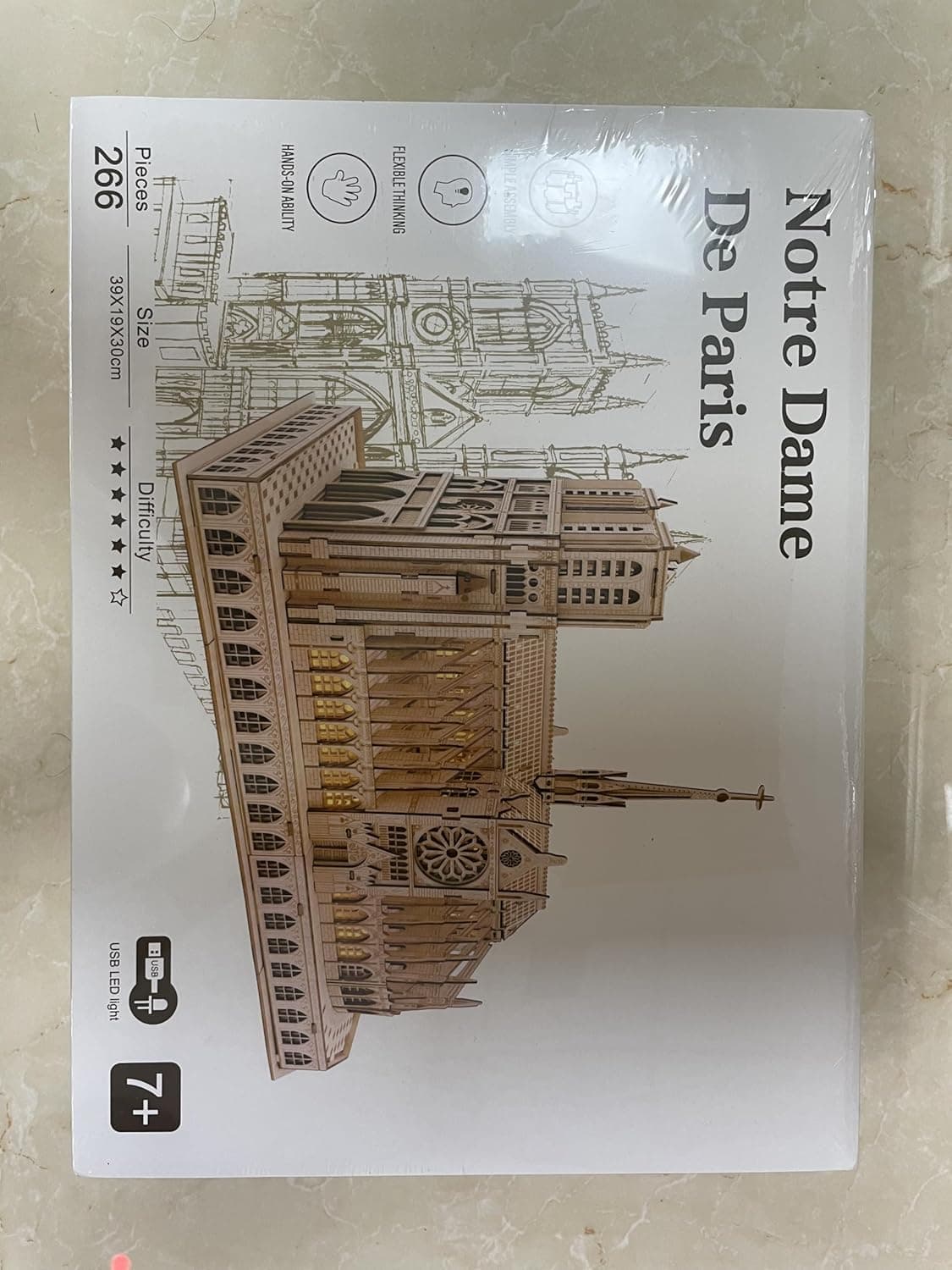 PUZZLE DREWNIANE 3D Katedra Notre-Dame z lampkami LED